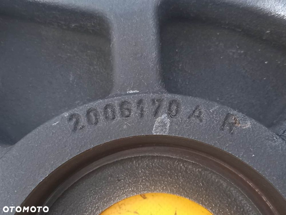 Przedni WOM New Holland T7.230 - 4