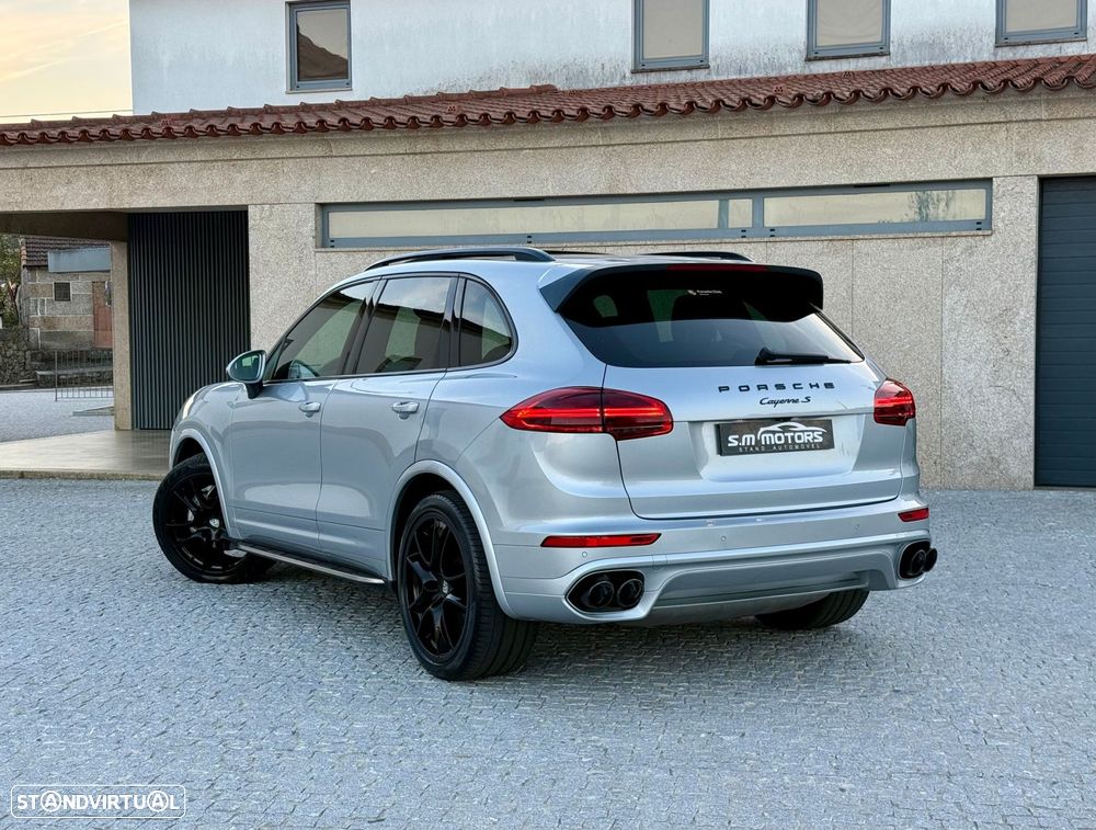 Porsche Cayenne S Platinum Edition - 3