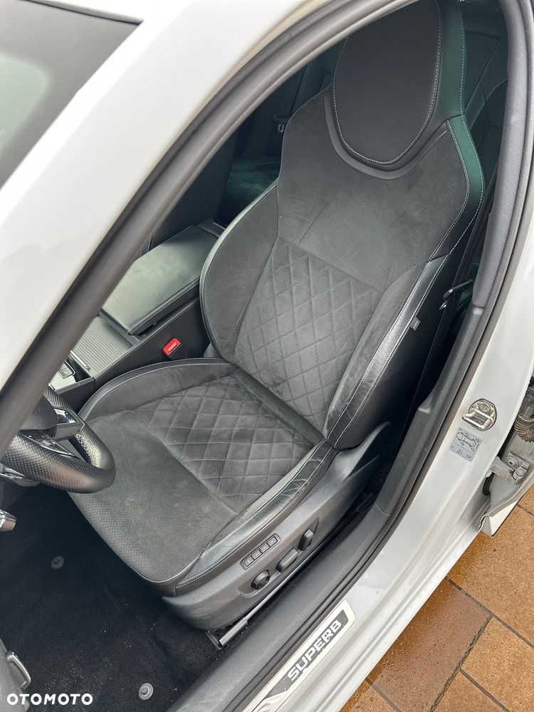 Skoda Superb 2.0 TDI SCR Sportline DSG - 3