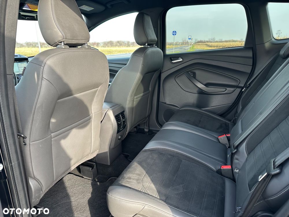 Ford Kuga 1.5 EcoBoost 2x4 ST-Line - 11