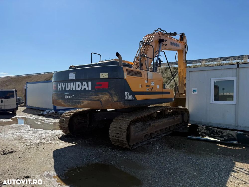Hyundai HX300 - 3