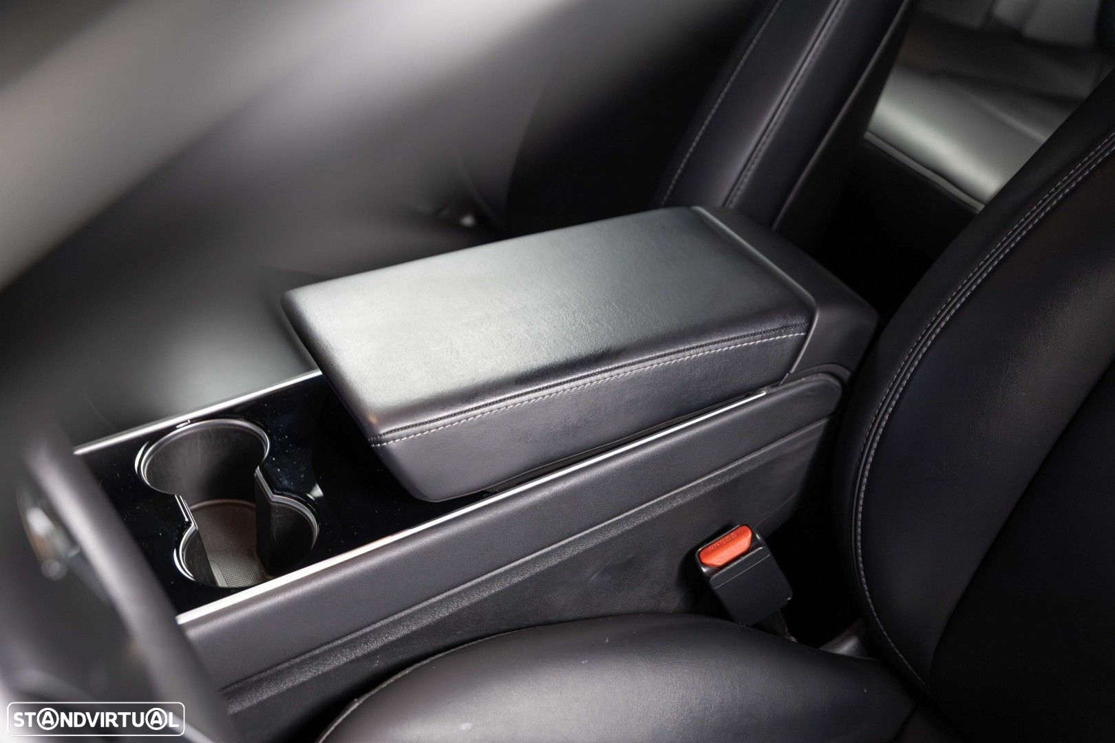 Tesla Model 3 Long-Range Dual Motor AWD - 32
