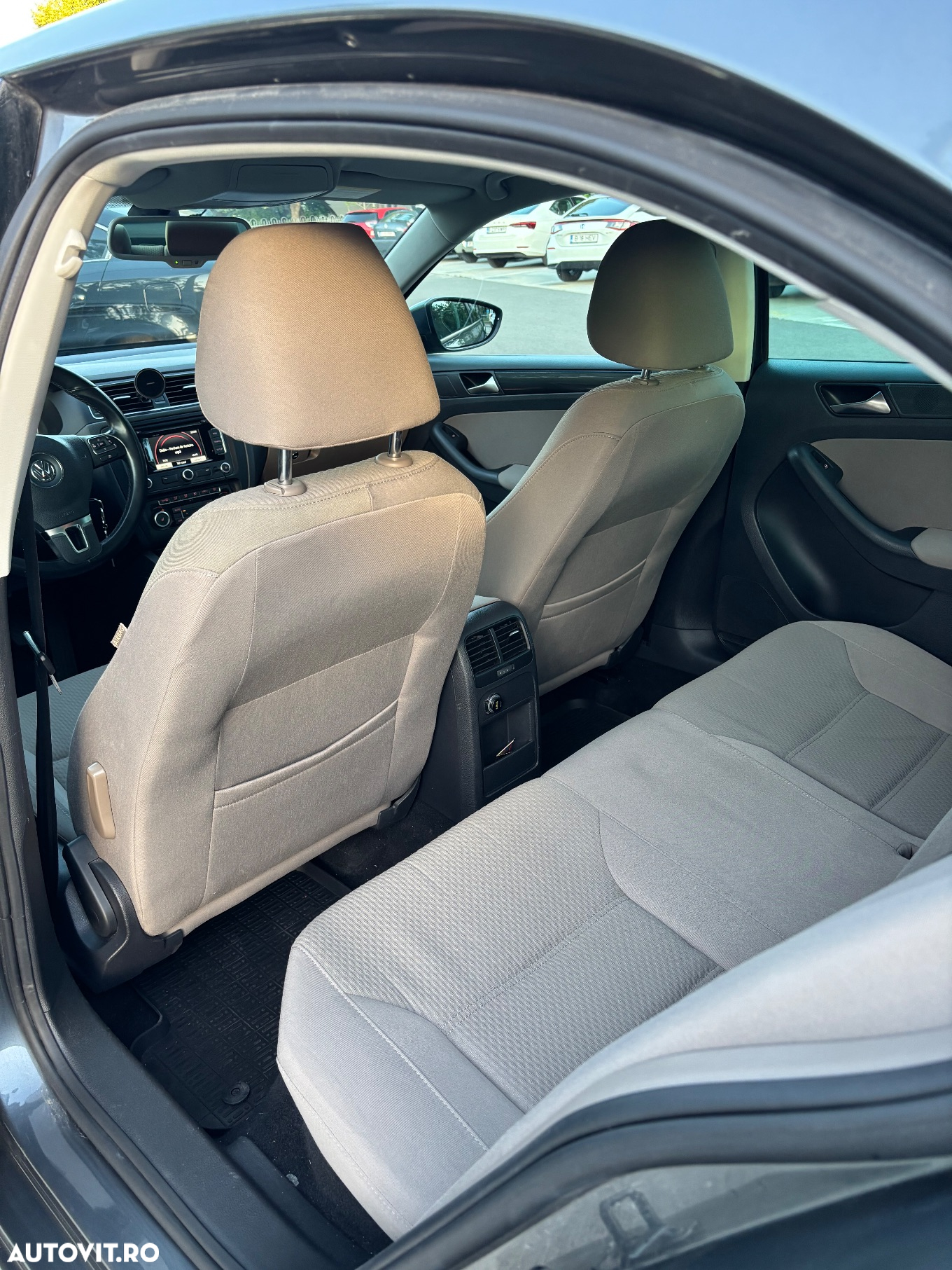 Volkswagen Jetta 1.6 TDI Blue Motion Technology Comfortline - 8