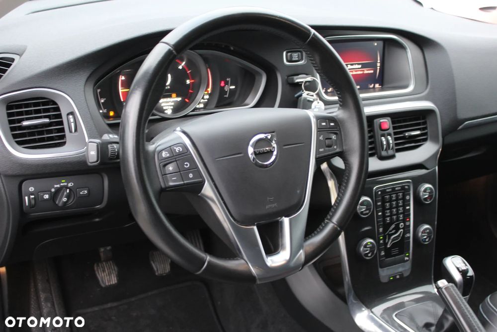 Volvo V40 D2 Momentum - 13
