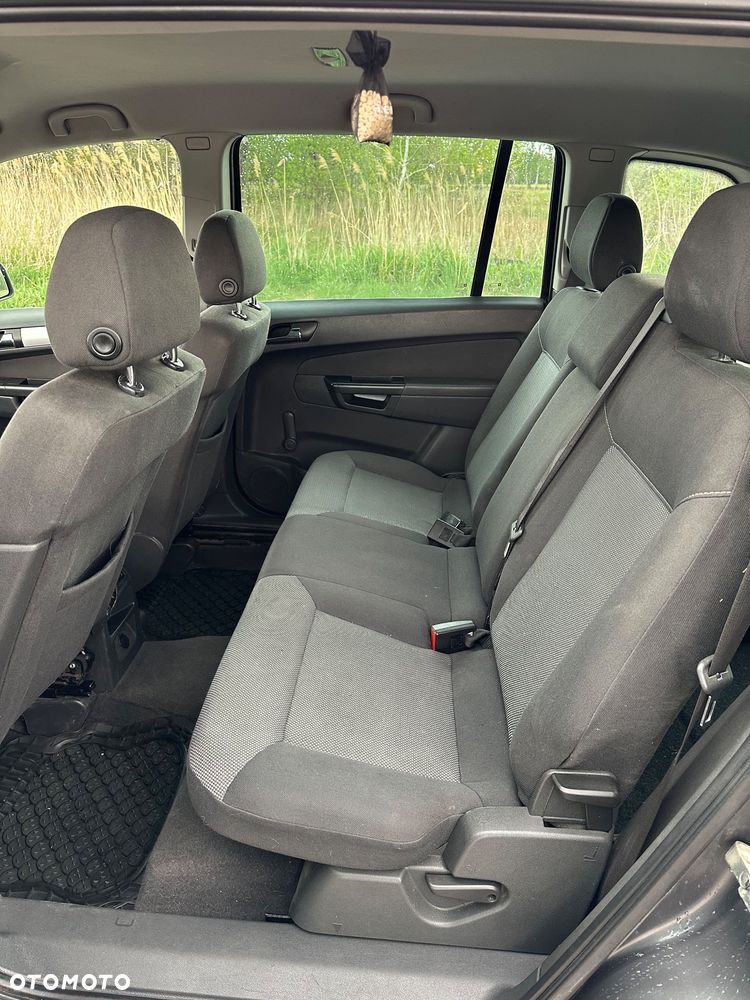 Opel Zafira 1.7 CDTI Essentia - 22