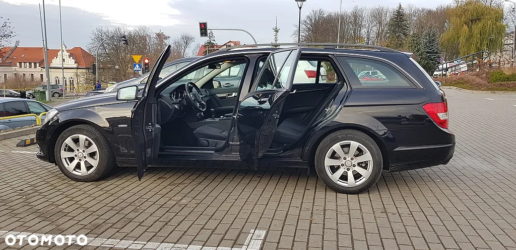 Mercedes-Benz Klasa C 180 T CGI BlueEFFICIENCY - 11
