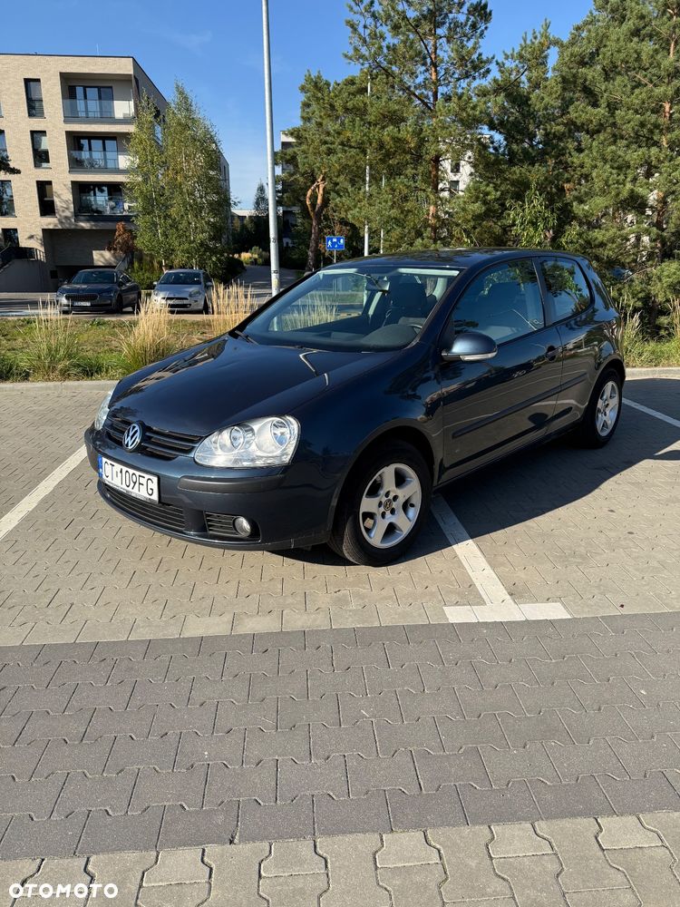 Volkswagen Golf - 1