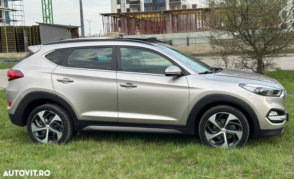 Hyundai Tucson 2.0 CRDI 4WD Automatik Style - 19