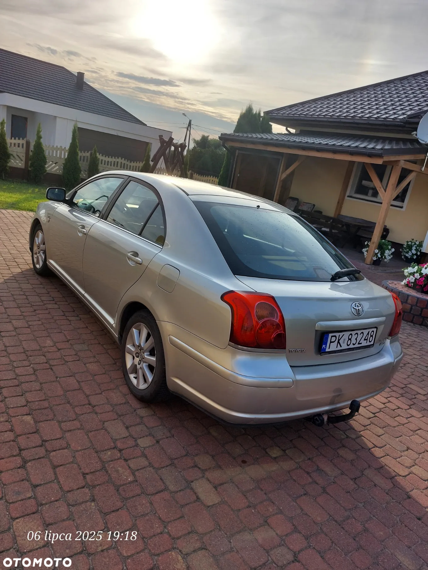 Toyota Avensis 2.0 D-4D Sol Plus - 2