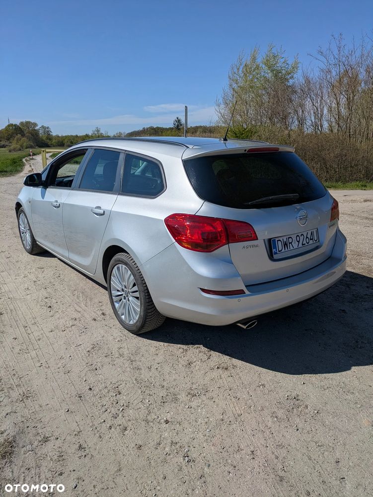 Opel Astra 1.4 Turbo - 11
