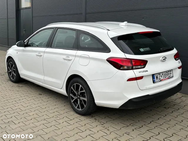 Hyundai i30 1.6 D Classic + DCT - 3
