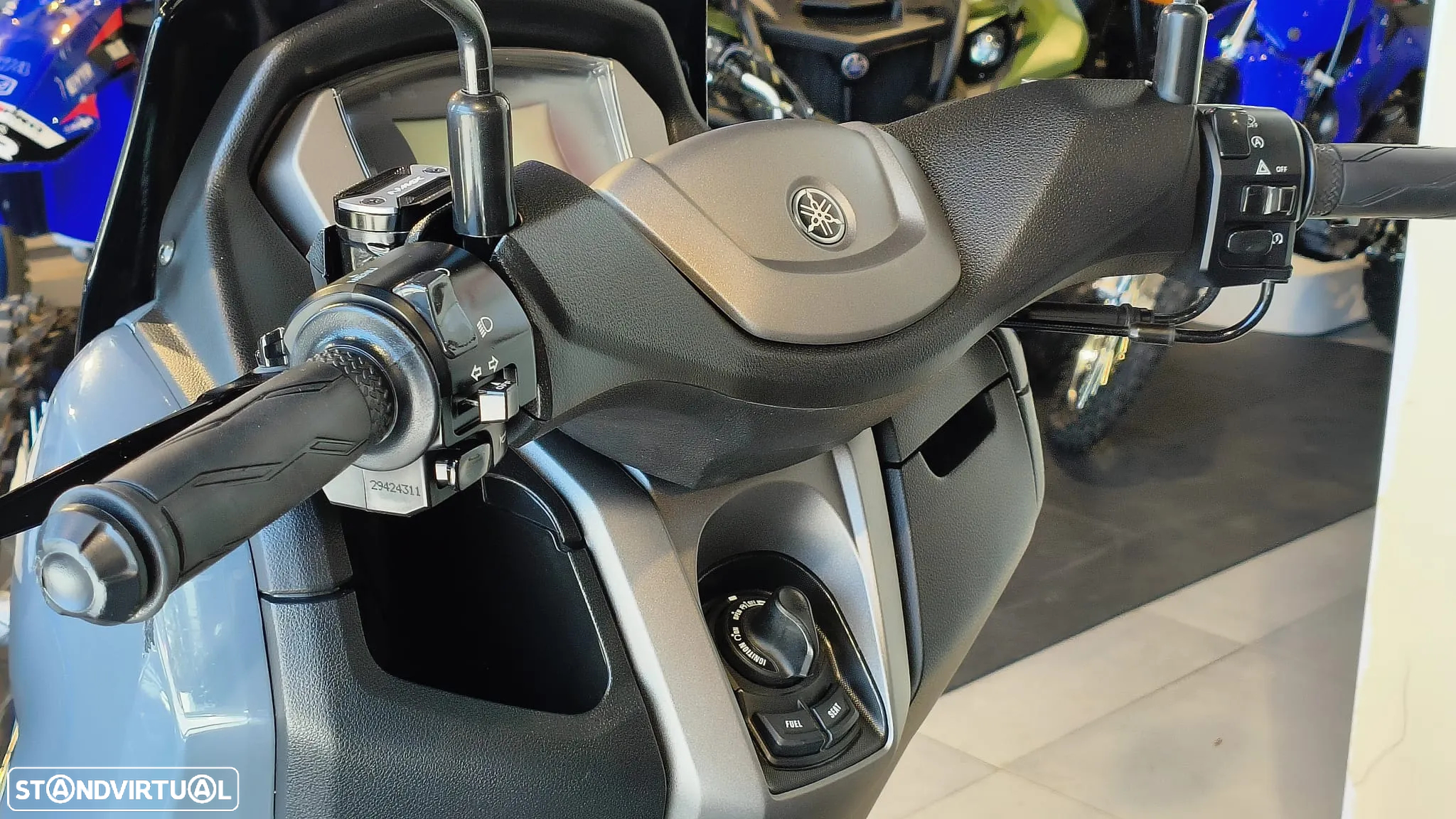 Yamaha NMAX - 11
