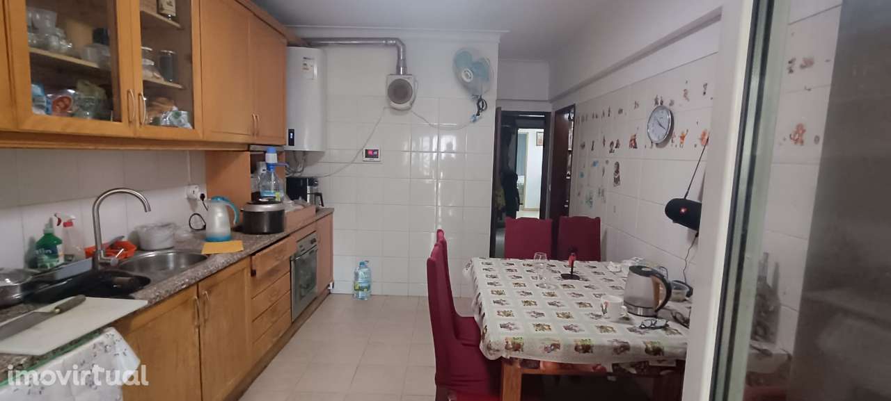 Excelente T3 com terraço e duas garagens! - Grande imagem: 5/21