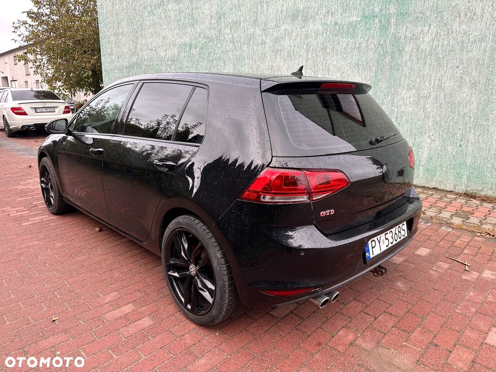 Volkswagen Golf - 8