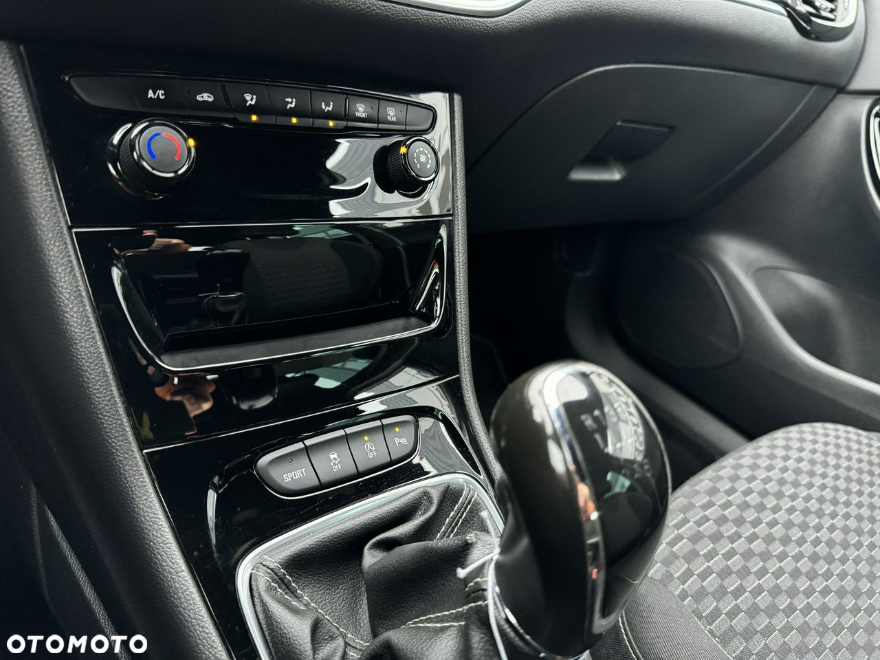 Opel Astra - 16