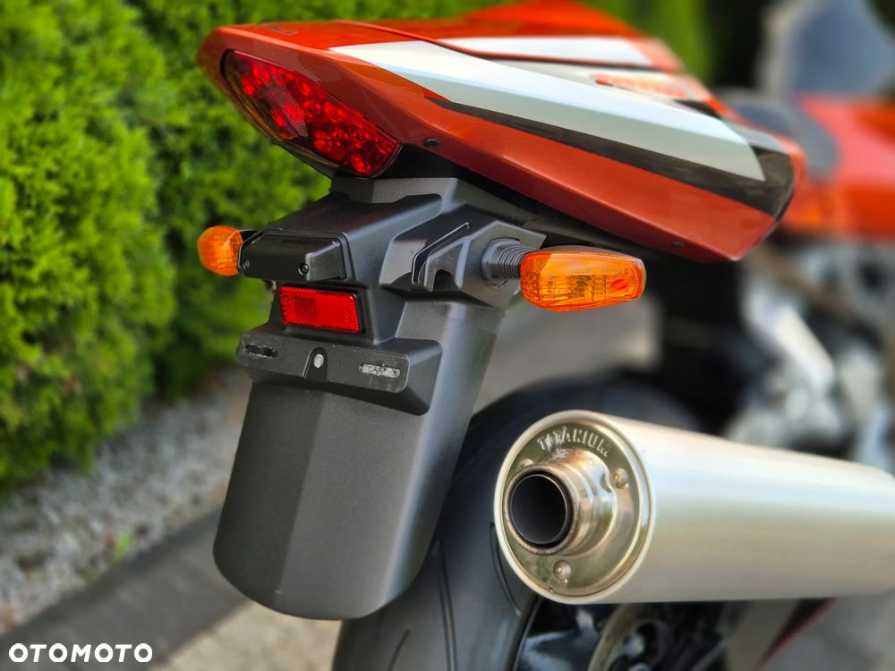 Suzuki GSX-R - 19