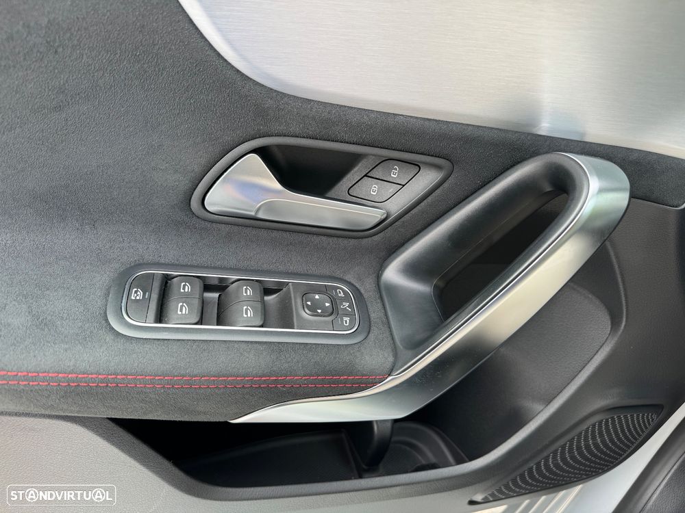 Mercedes-Benz A 200 AMG Line Aut. - 13