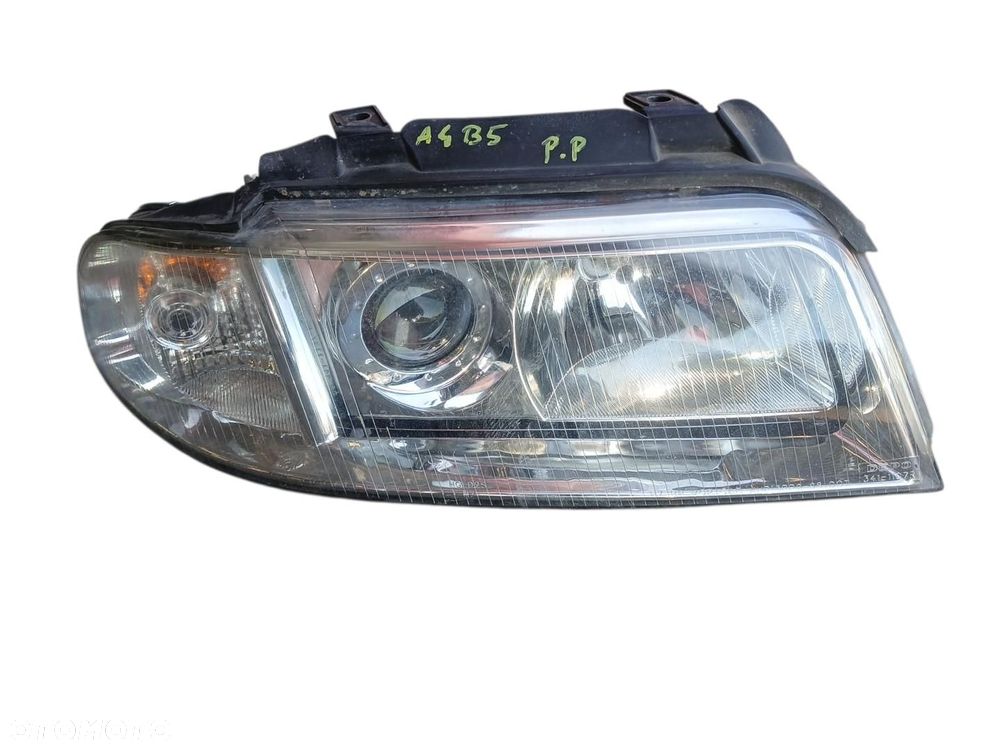 LAMPA PRAWA PRZEDNIA PRZÓD AUDI A4 B5 LAMPA PRAWY PRZÓD 08051230 A4 B5 - 1