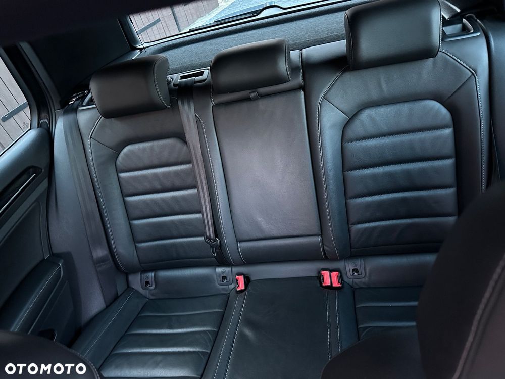 Volkswagen Golf - 23