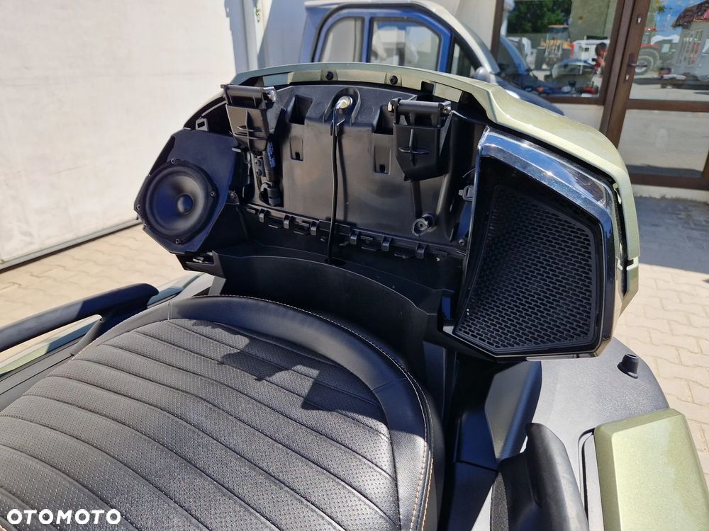 Can-Am Spyder - 21