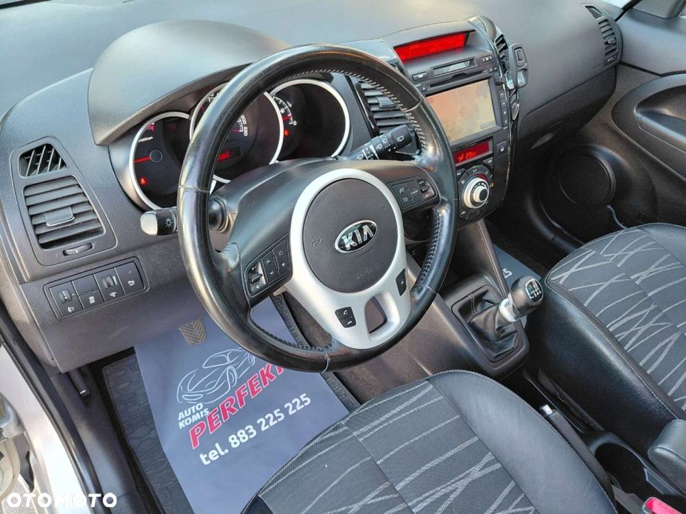 Kia Venga - 12