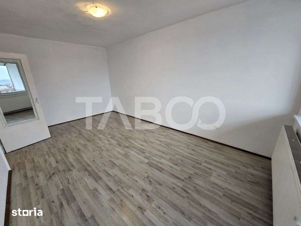 Apartament decomandat de vanzare cu 3 camere balcon zona Mihai Viteazu — fotografia 3