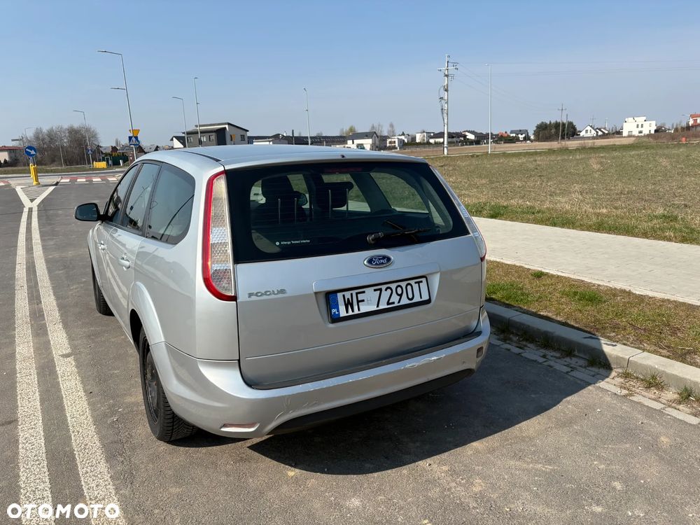 Ford Focus 1.6 Ambiente - 3
