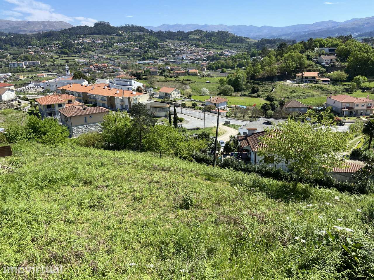 Terreno Guilhadeses/Arcos de Valdevez - 4600m2 junto à estrada - Grande imagem: 5/5