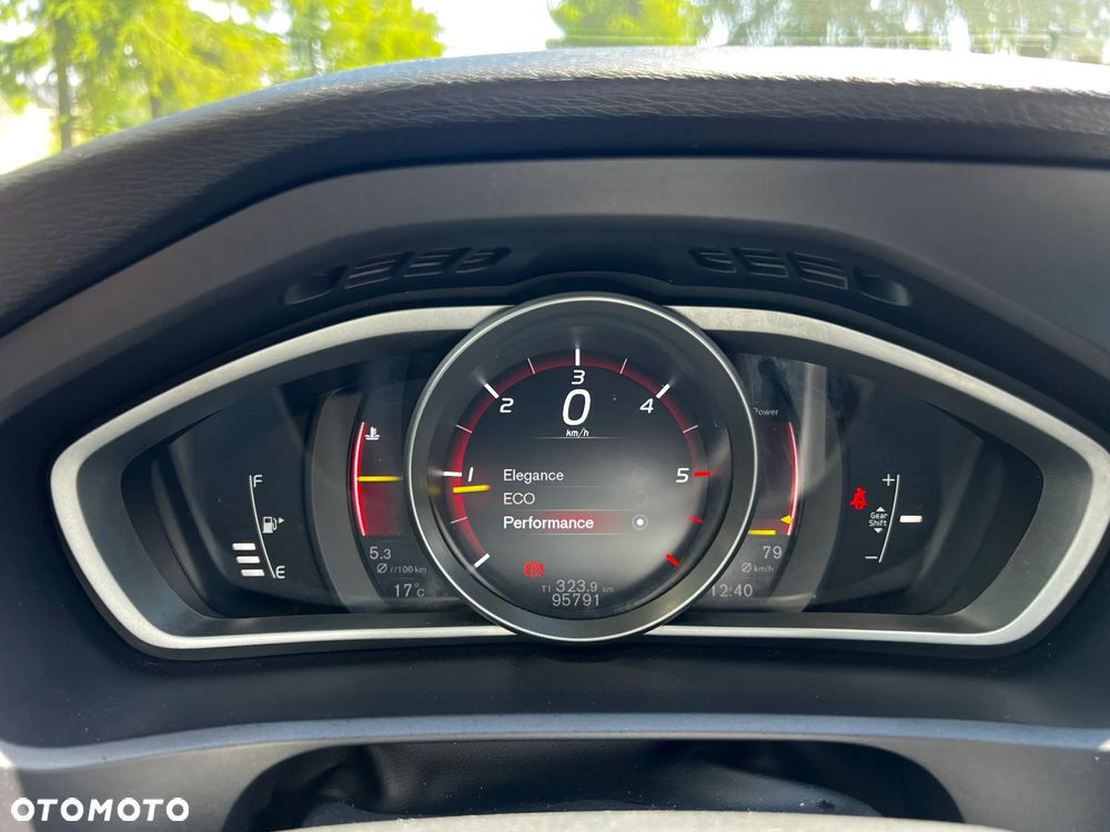 Volvo V40 Cross Country D2 Momentum - 21