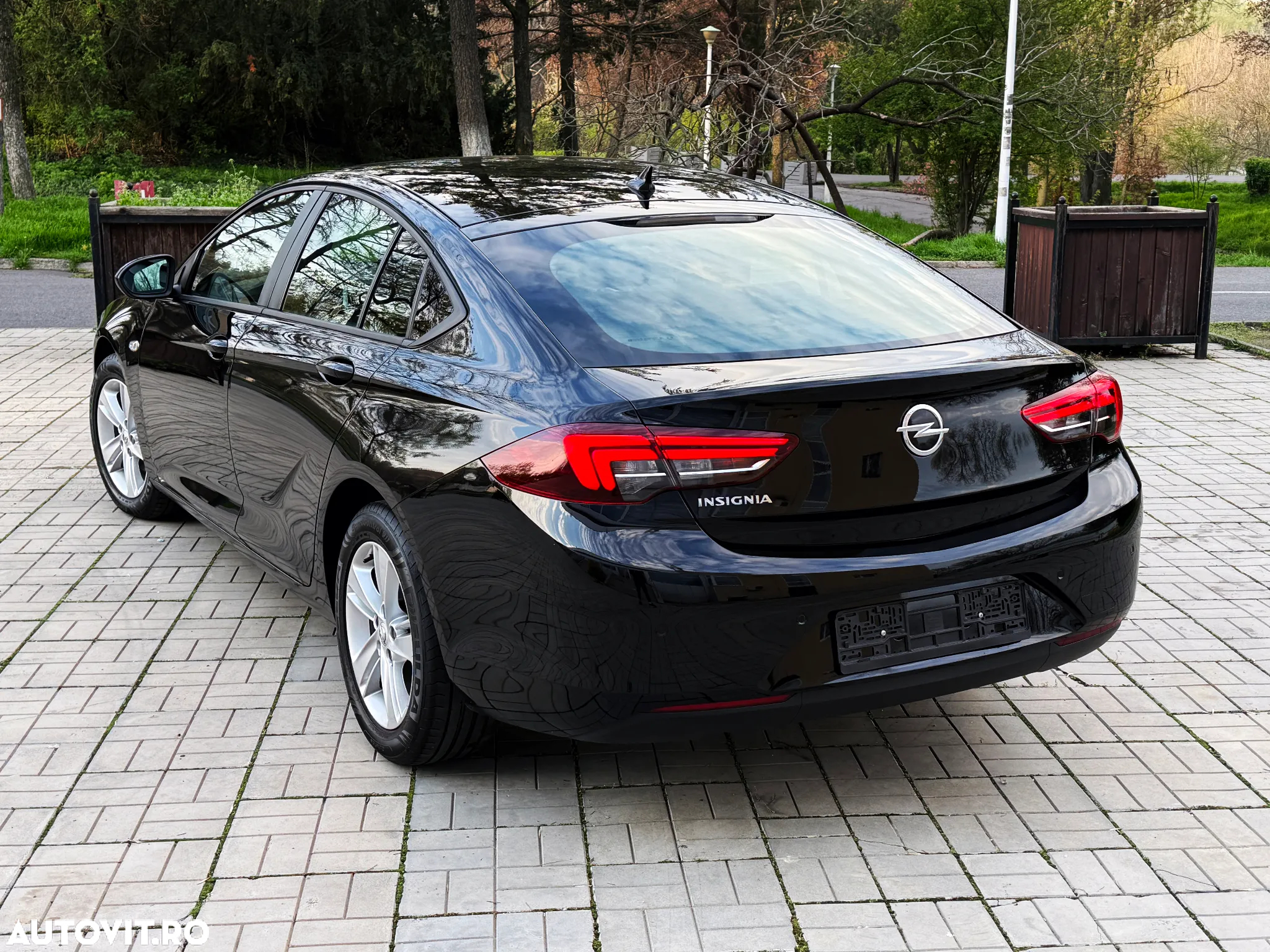 Opel Insignia Grand Sport 1.6 CDTI ecoTEC Start/Stop Edition - 11