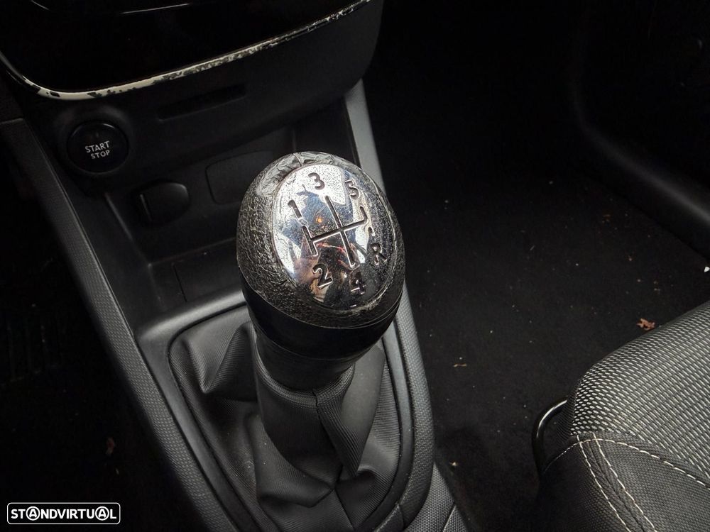 Renault Clio - 25