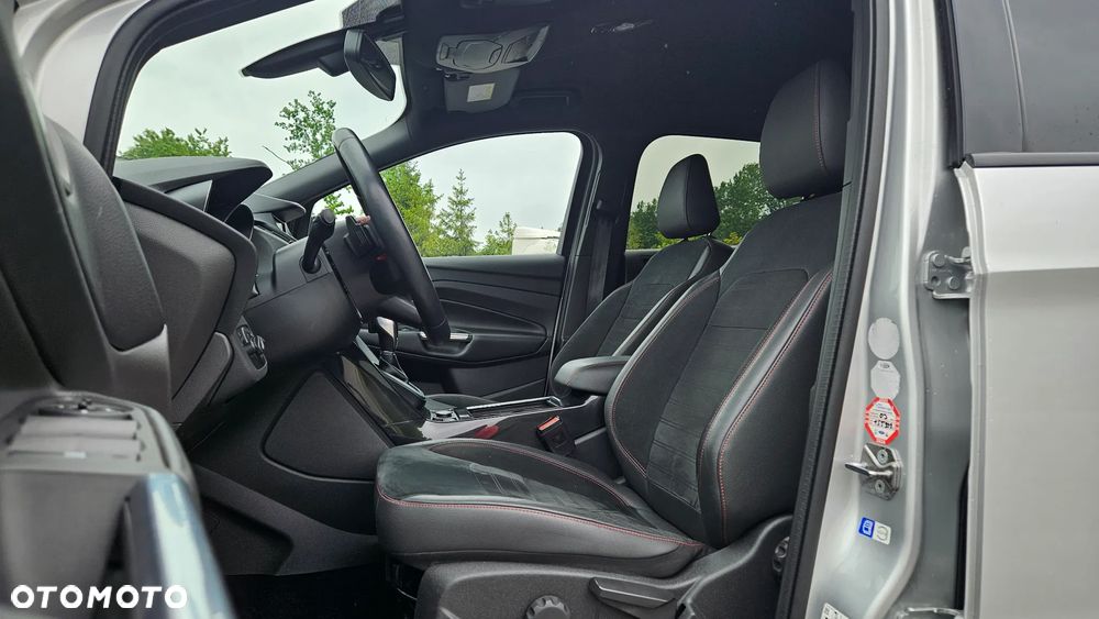 Ford Kuga 2.0 TDCi 4x4 ST-Line - 5