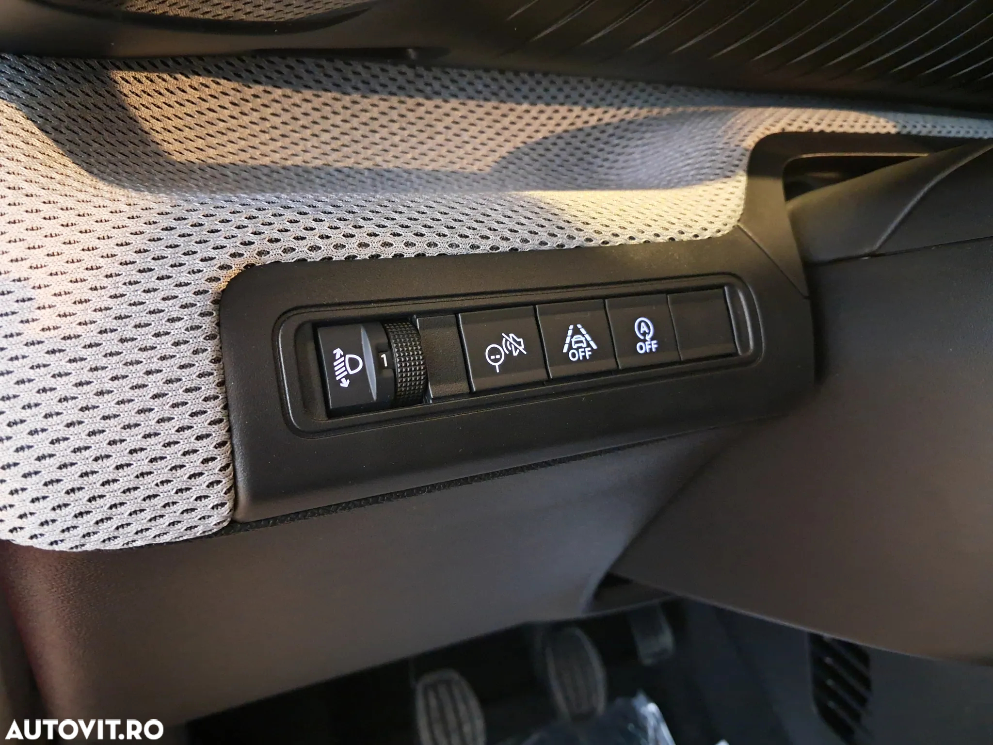 Citroën C3 1.2 PureTech 100 S&S BVM6 PLUS - 12