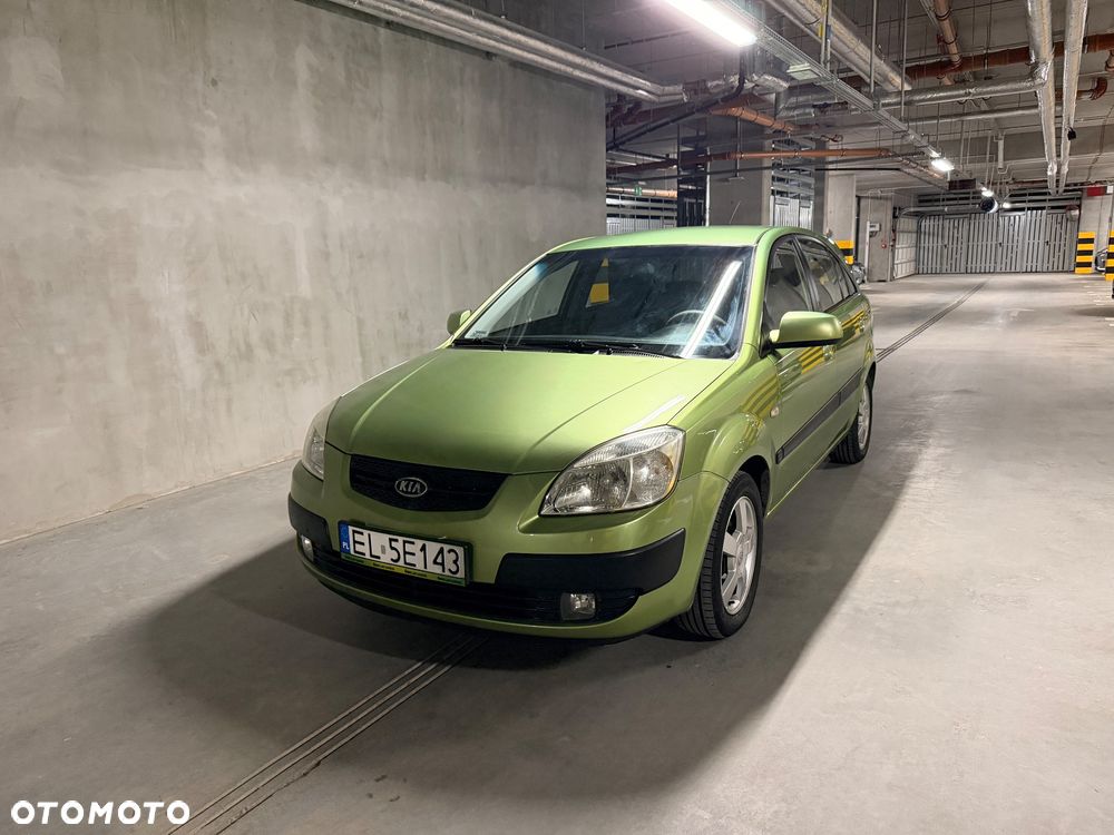 Kia Rio - 4
