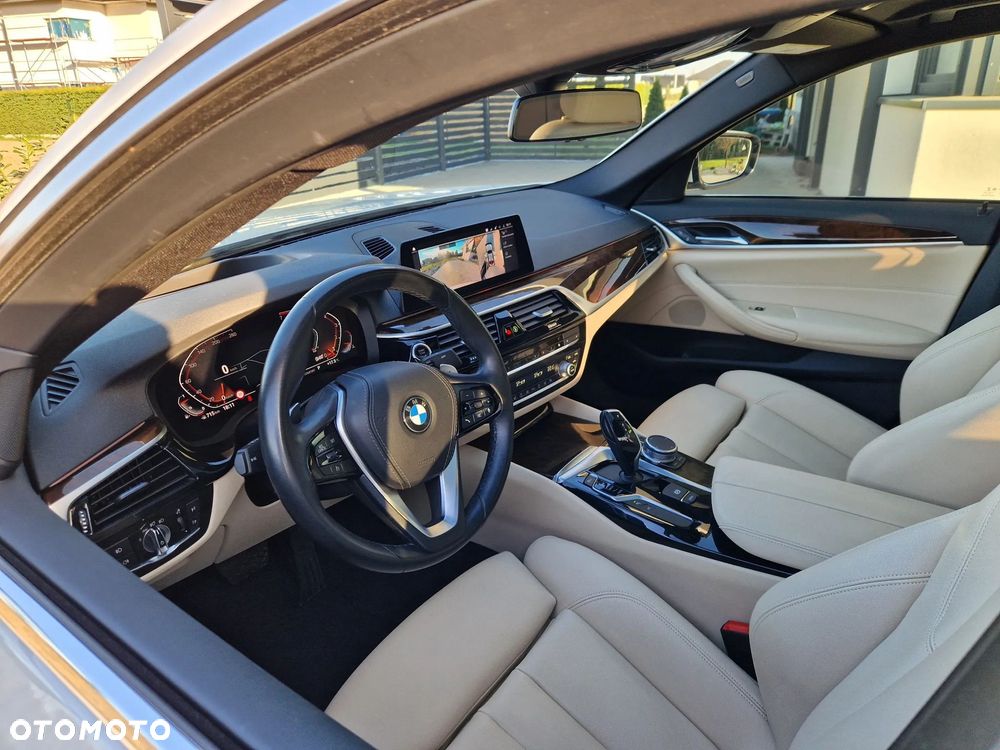 BMW Seria 5 530i Sport Line - 10