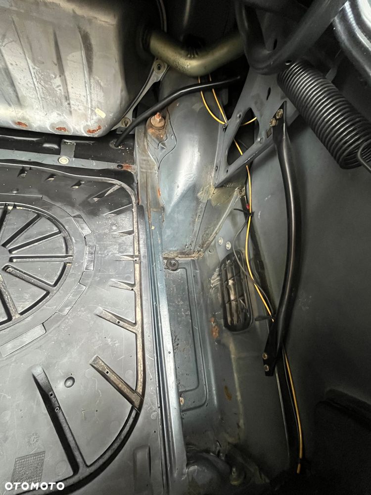 Mercedes-Benz W124 (1984-1993) - 25