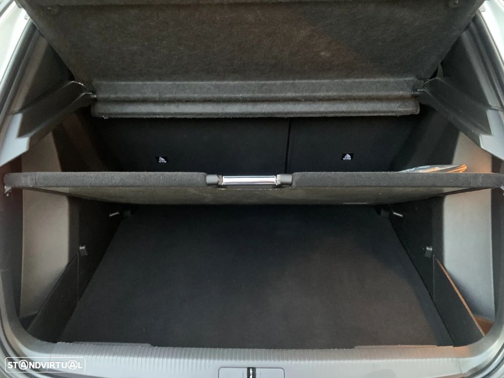 Peugeot 2008 1.5 BlueHDi Allure Pack - 11