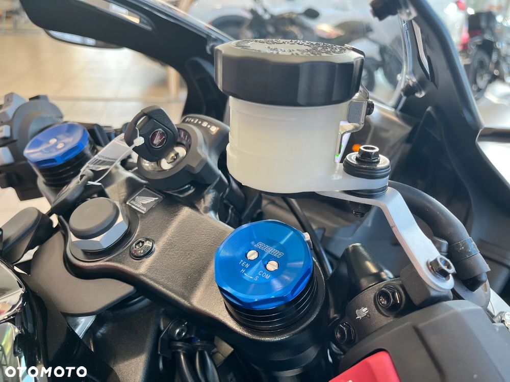 Honda CBR - 11