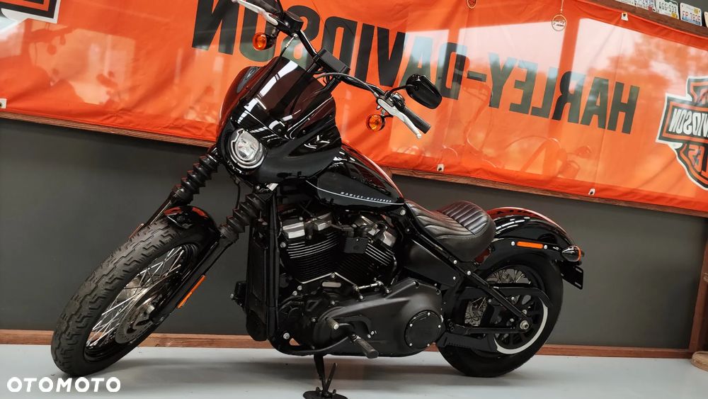 Harley-Davidson Softail Street Bob - 1