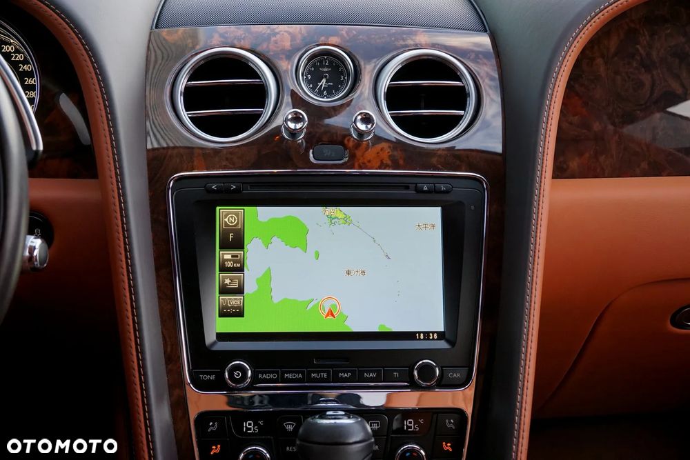 Bentley Continental GT Standard - 32
