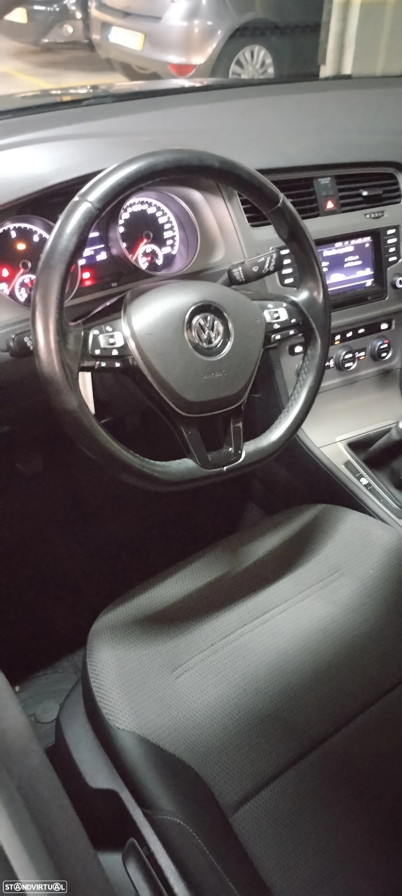VW Golf Variant 1.6 TDi BlueMotion Confortline - 29