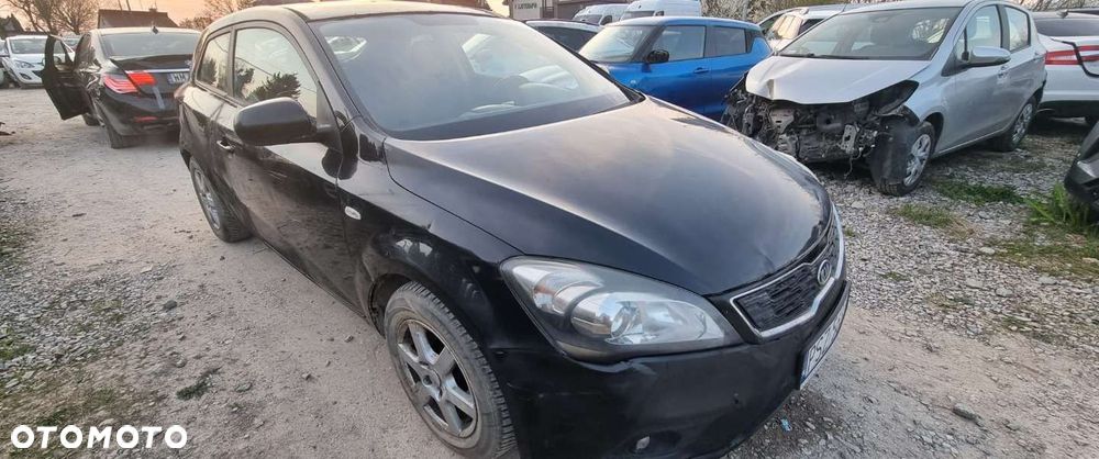 Kia Ceed - 1