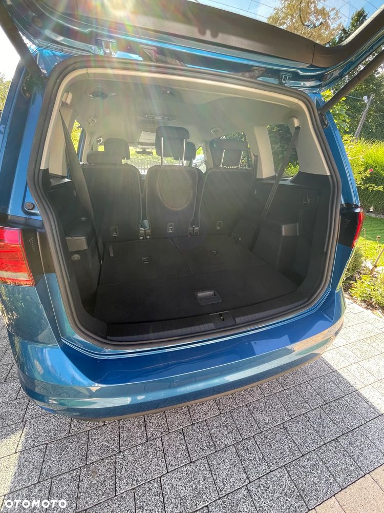 Volkswagen Touran - 24