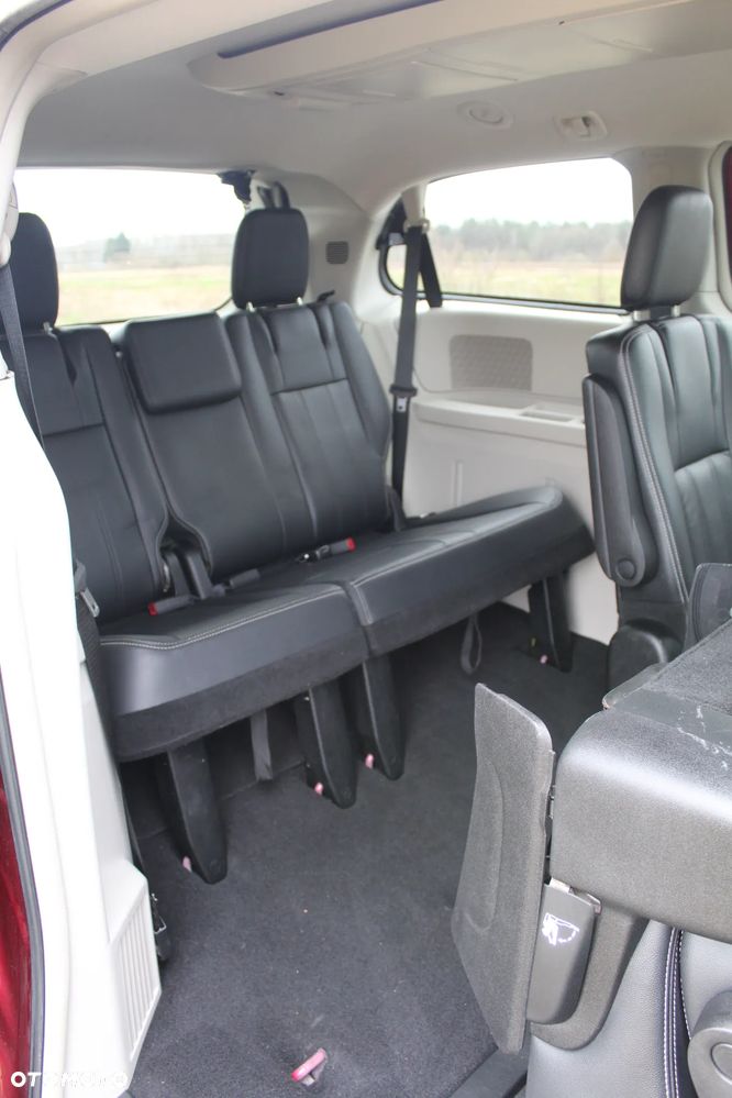 Chrysler Town & Country 3.6 Touring - 16