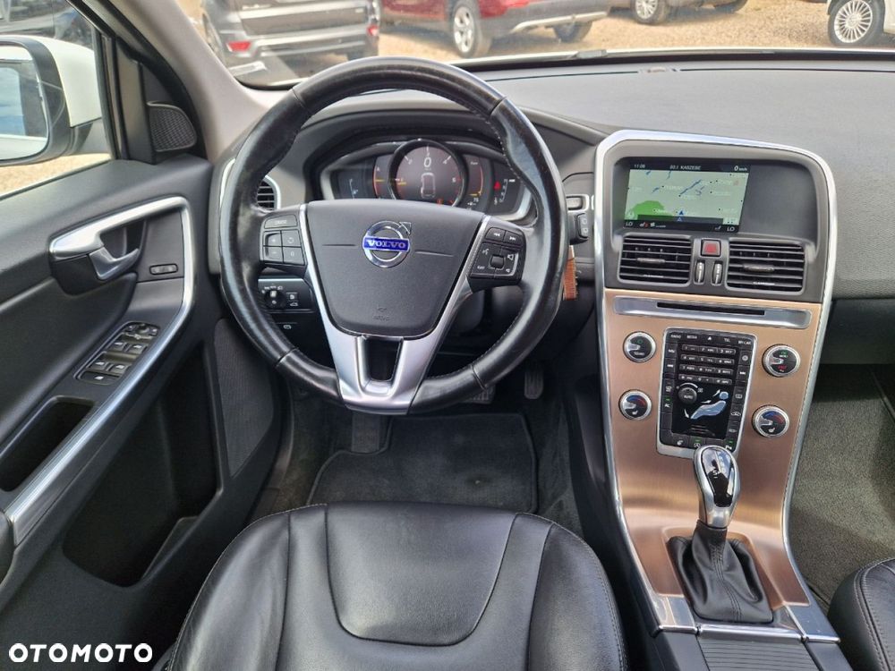 Volvo XC 60 D4 Momentum - 16