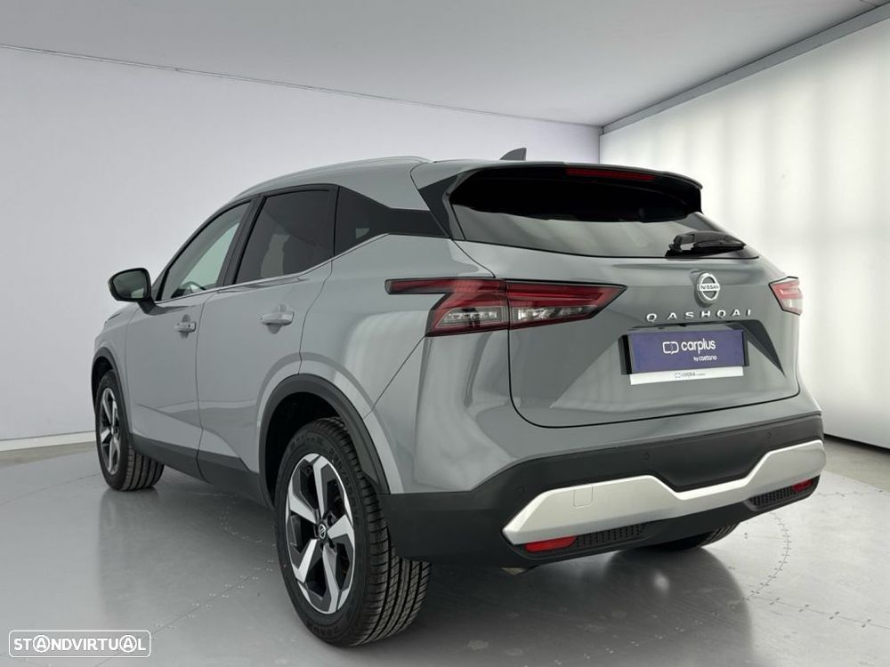 Nissan Qashqai 1.3 DIG-T N-Connecta Xtronic - 32