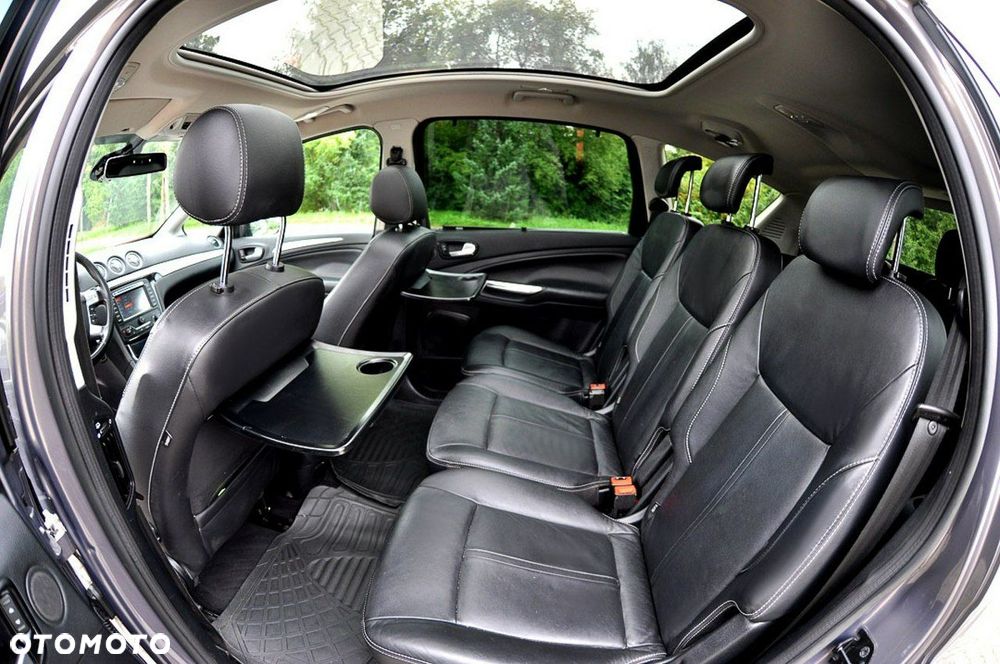 Ford S-Max - 11