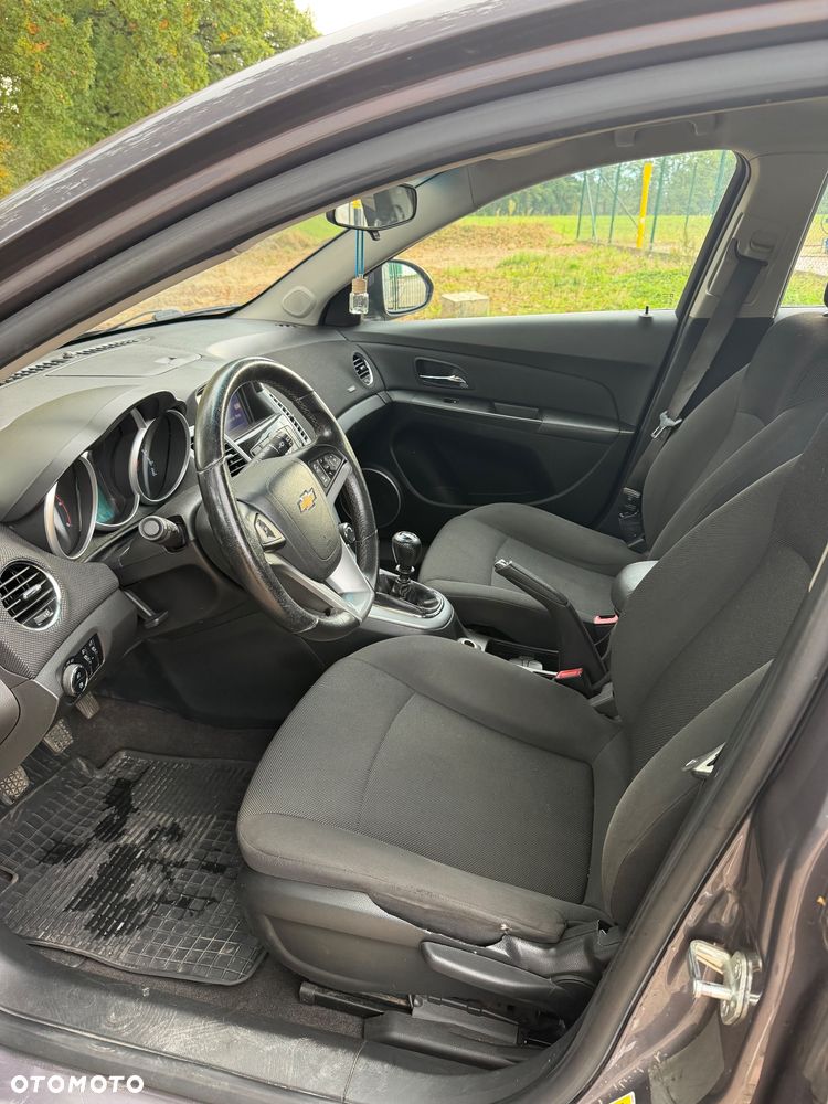 Chevrolet Cruze - 23