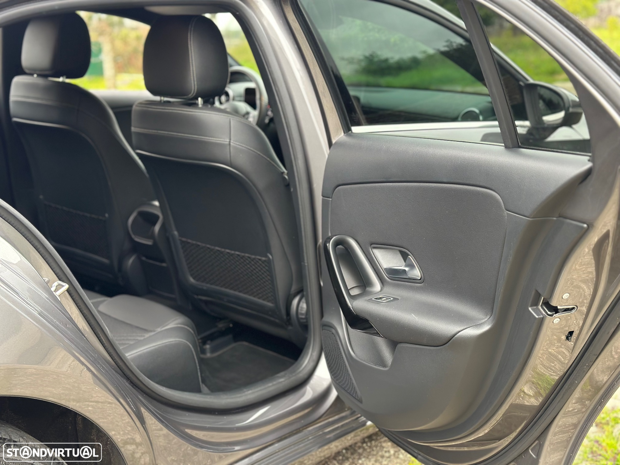 Mercedes-Benz A 180 d Style Plus Aut. - 31