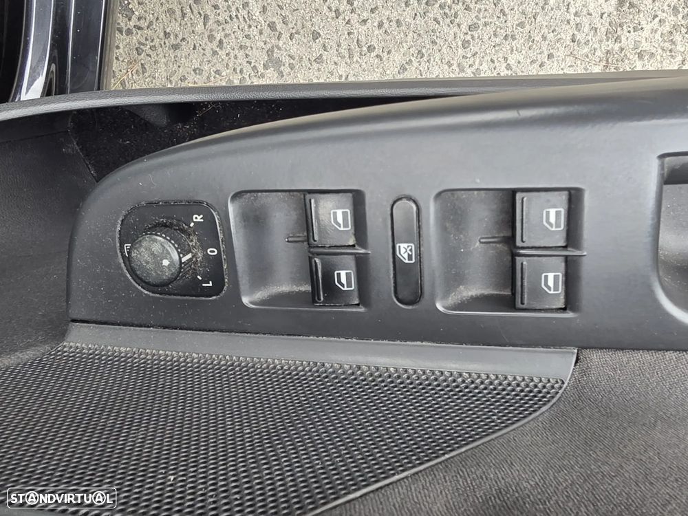 VW Golf 1.9 TDi DPF Comfortline - 12